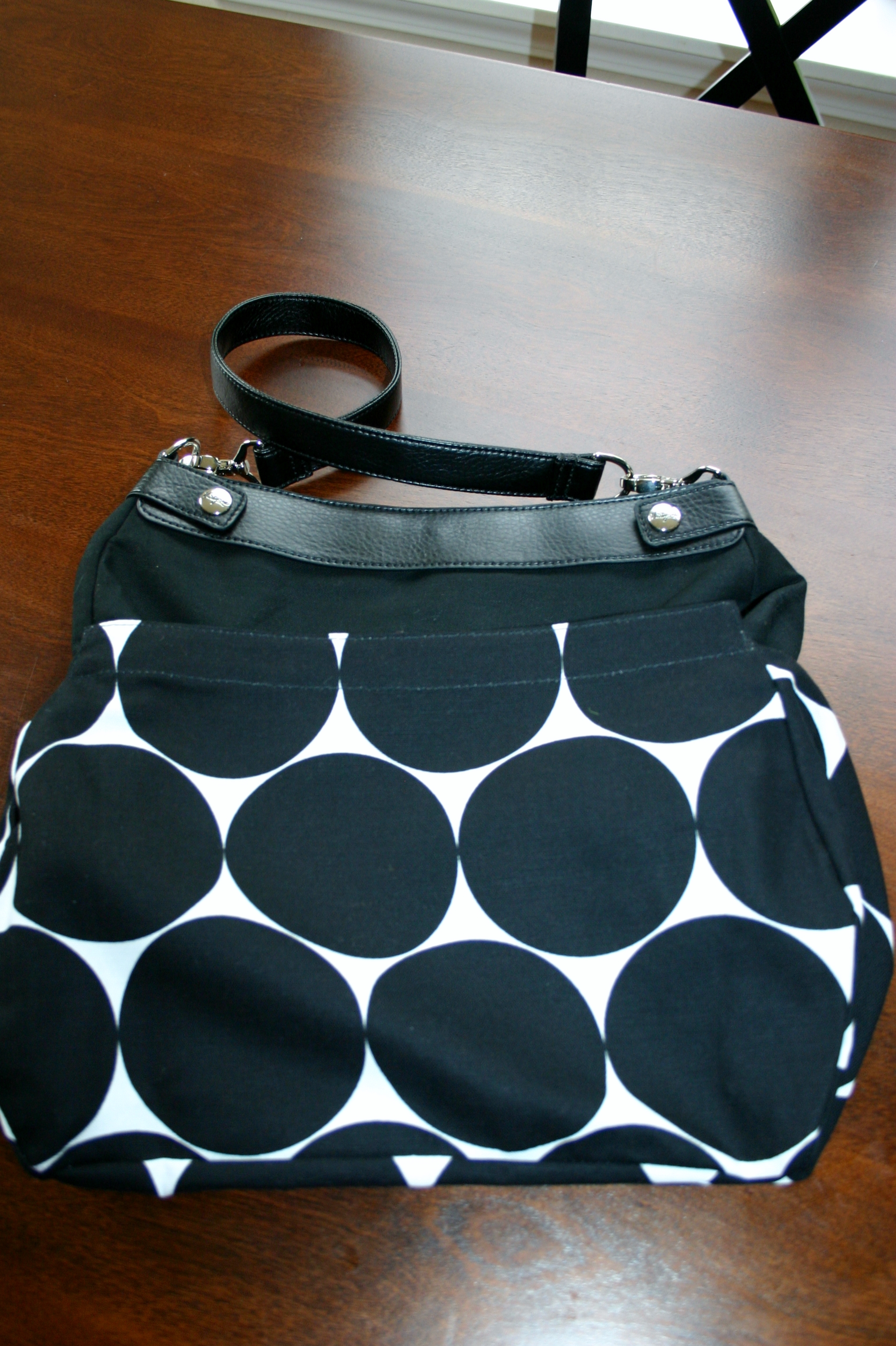 Thirty-One Gifts Inside Out Bag Review & Giveaway - We're Parents