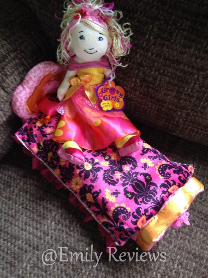 Manhattan Toy Company ~ Groovy Girls Princess Dahlia And Royally Ritzy Bed ~ Review And Giveaway Us 7144