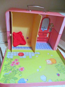 doll shona suitcase