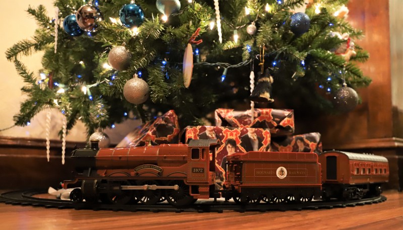 lionel train around christmas tree