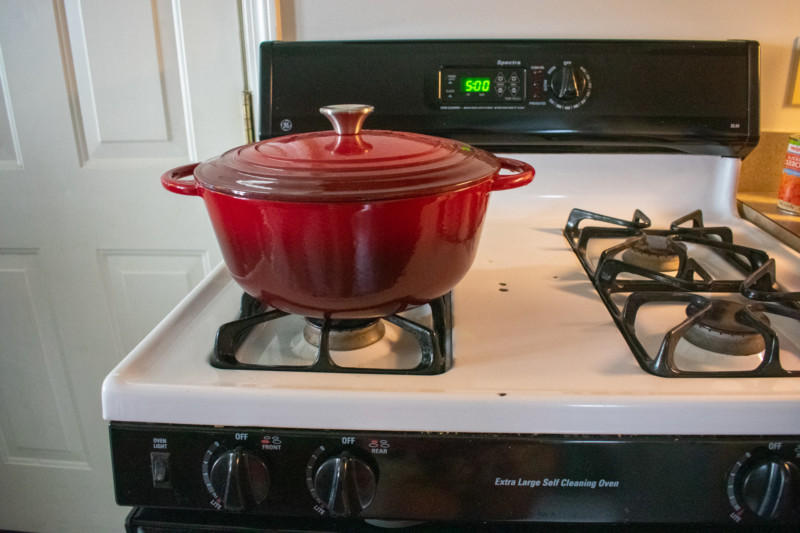 Uno Casa Dutch Oven Pot with Lid Enameled Cast Iron Casserole Dish Kitchen  Accessories 
