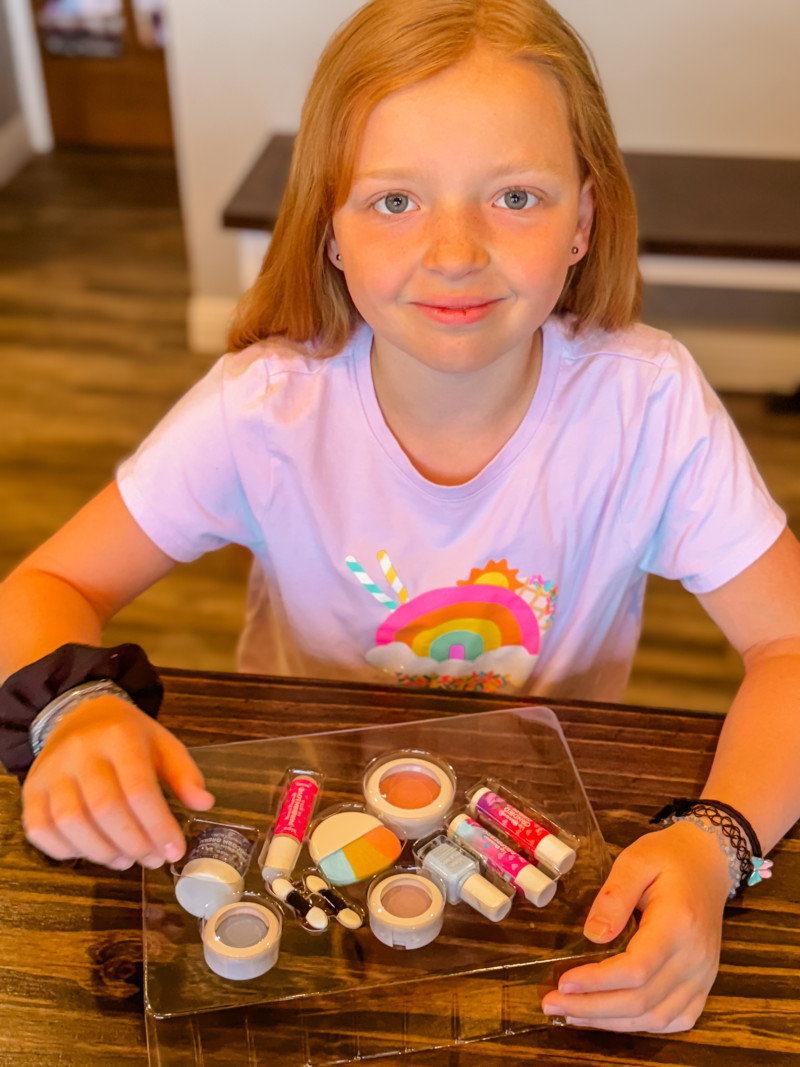 Klee Naturals Review: Best Non-Toxic, Kid-Friendly Makeup.