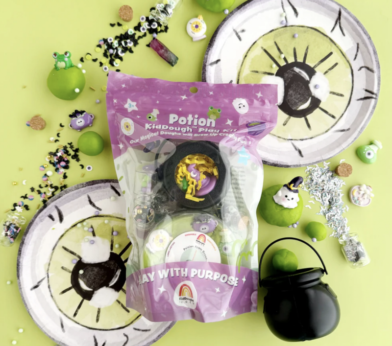 Potion (Poison Apple) KidDough Play Kit.