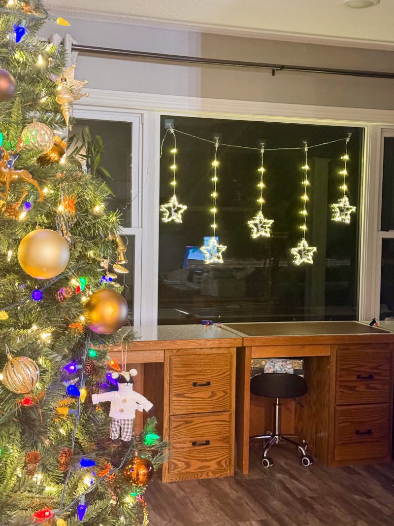 Curtain String Lights: Christmas Window Decorations.