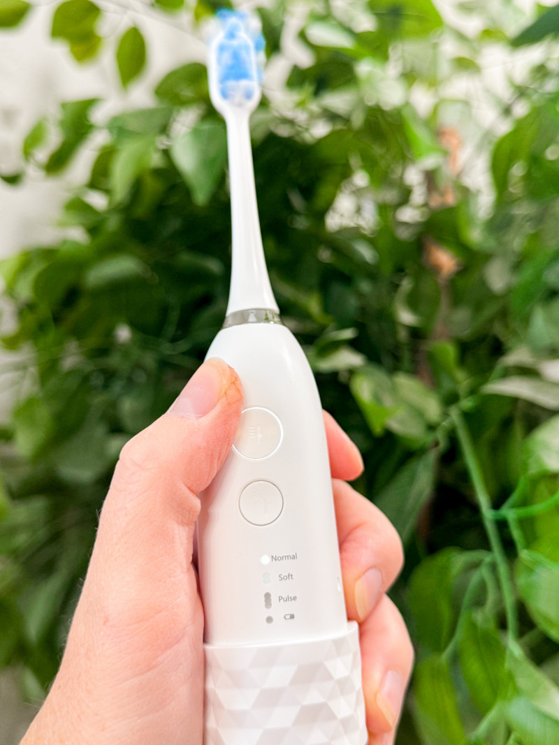 Marchpower 2-in-1 Toothbrush and Waterflosser Review, Discount Code, + Giveaway.